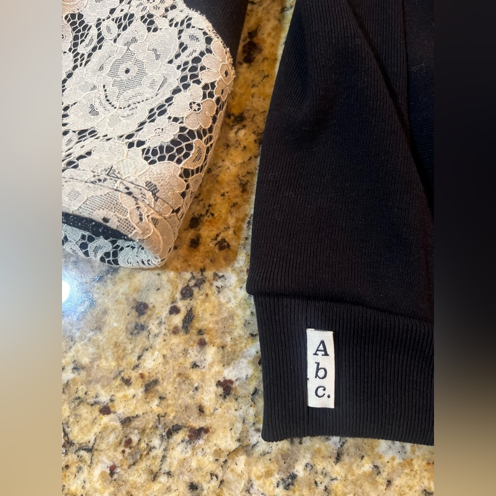 Advisory Board Crystals ABC XL Lace Western Sweatshirt NWT Embroidered Floral - Picture 13 of 15